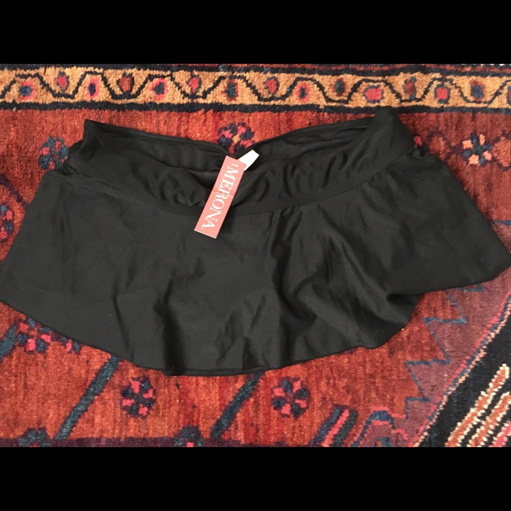 NWT - Swim skirt